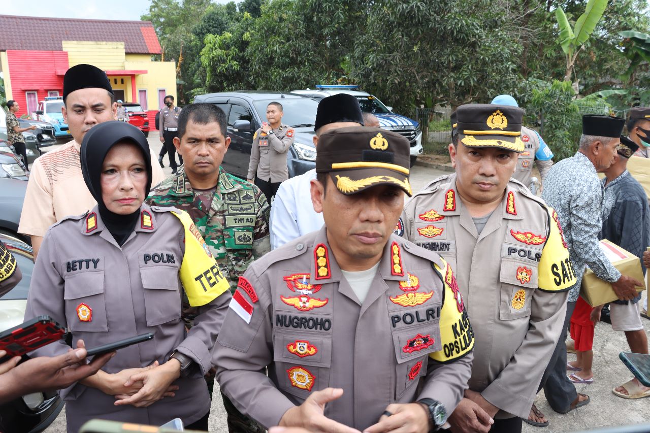 Kapolda Kepri di dampingi Kapolresta Barelang Datangi Masyarakat Sei Beduk Kota Batam