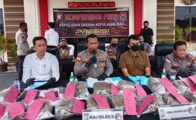 Polres Bintan Berhasil Gagalkan Penyeludupan 16 Kg Narkoba Jenis Ganja dan Dimusnahkan Dengan Cara Dibakar