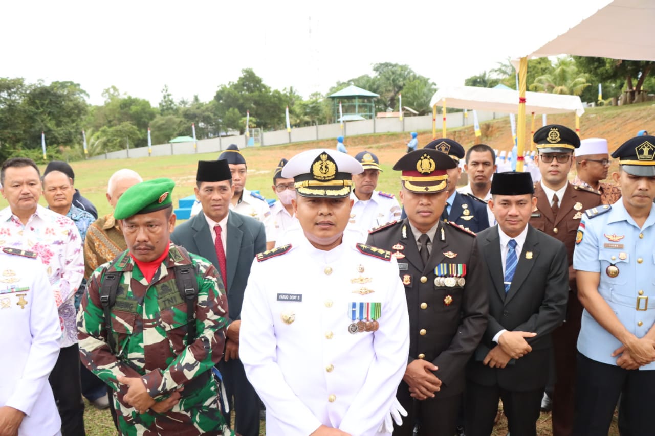 Danlanal Dabo Singkep Pimpin Langsung Upacara HUT Ke-77 TNI Di Mako Lanal Dabo Singkep