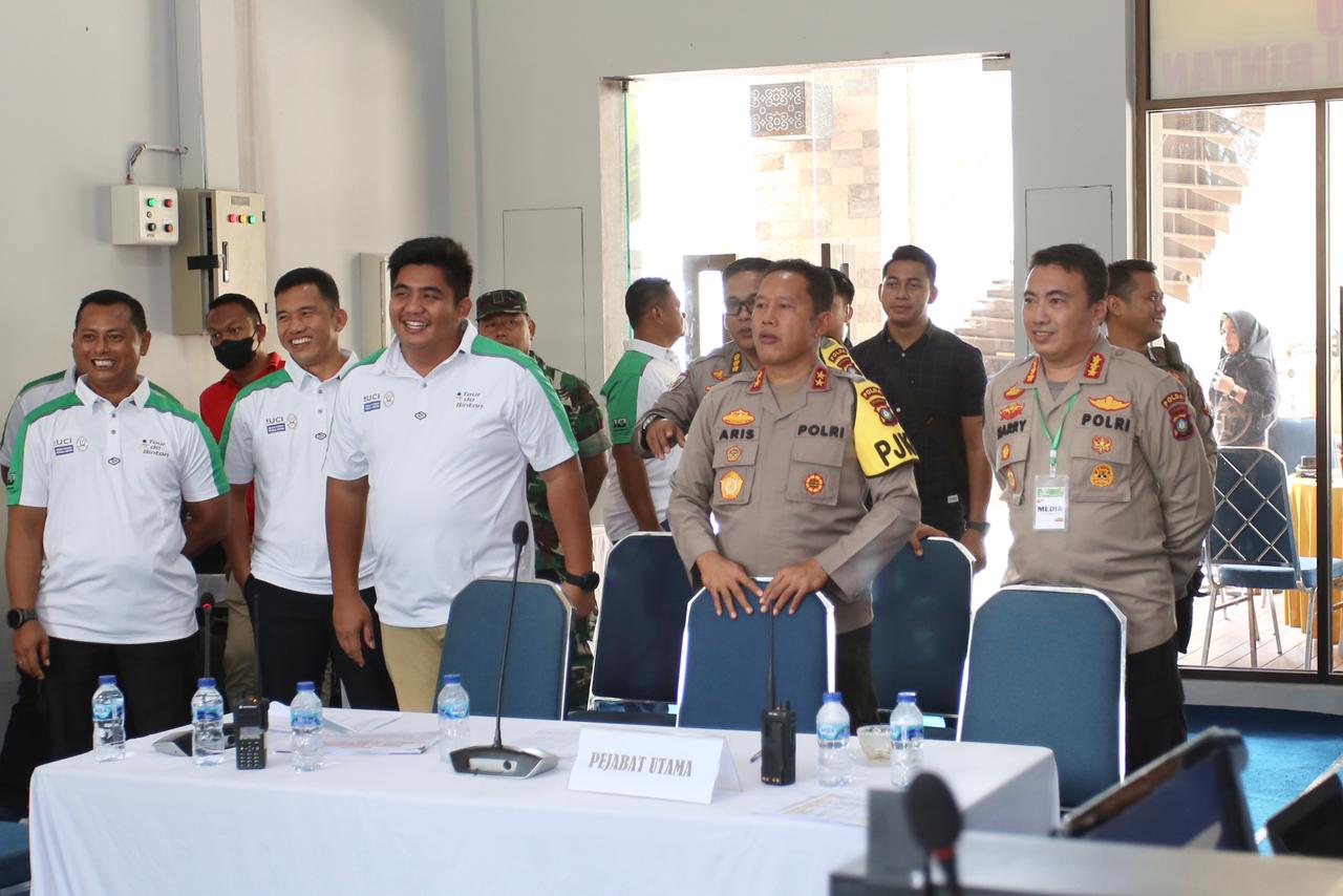 2 Hari Pelaksanaan Tour De Bintan Berjalan Aman Dan Lancar, Berkat Pengamanan Yang Dilakukan Oleh Personil Polres Bintan dan Instansi Terkait