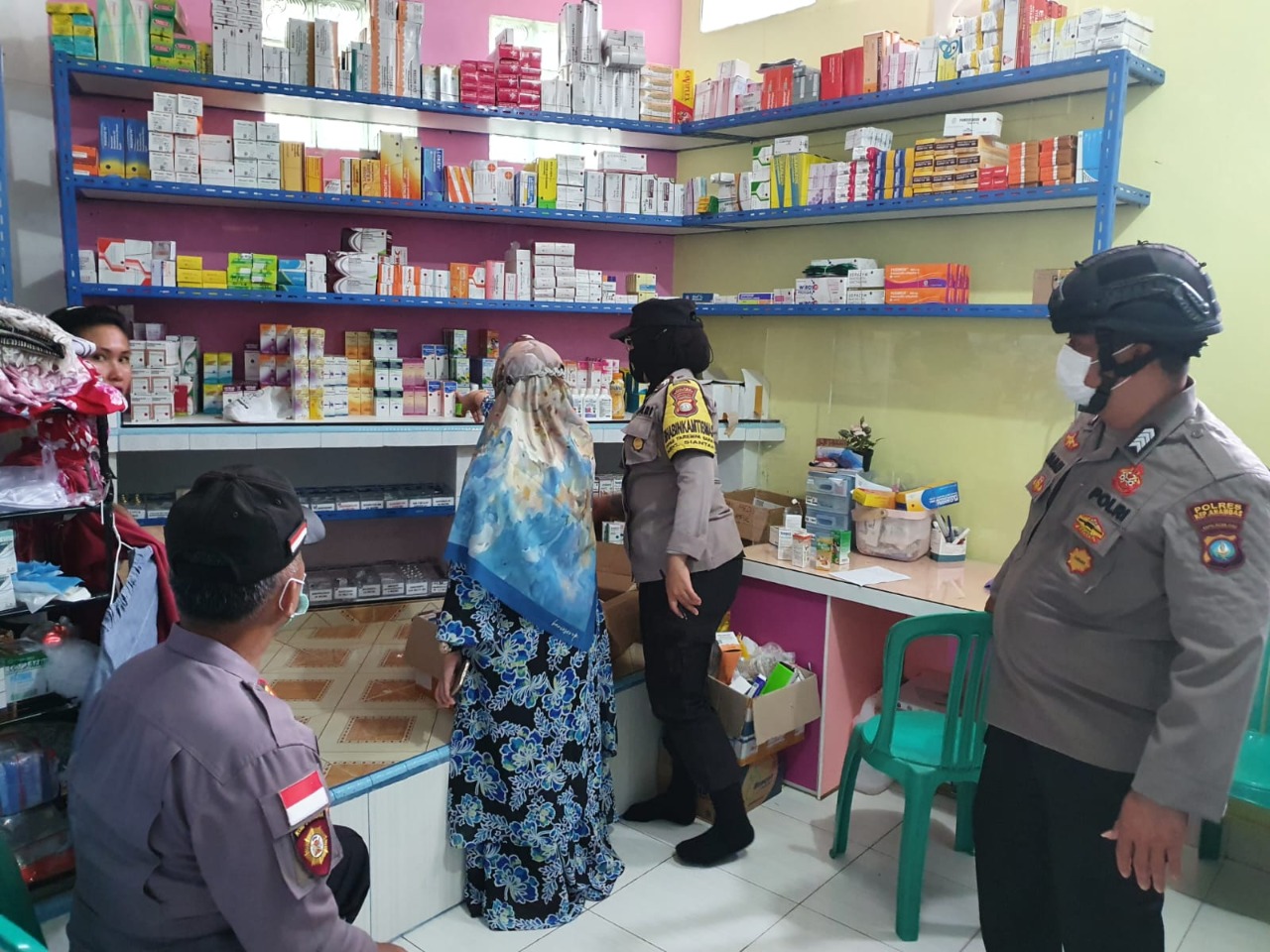 PENGECEKAN TERHADAP APOTEK TERKAIT OBAT JENIS SIRUP YANG DIDUGA MENGANDUNG CEMARAN ETILEN GLIKOL (EG) DAN DIETILEN GLIKOL (DEG) DI WILAYAH HUKUM POLDA KEPRI