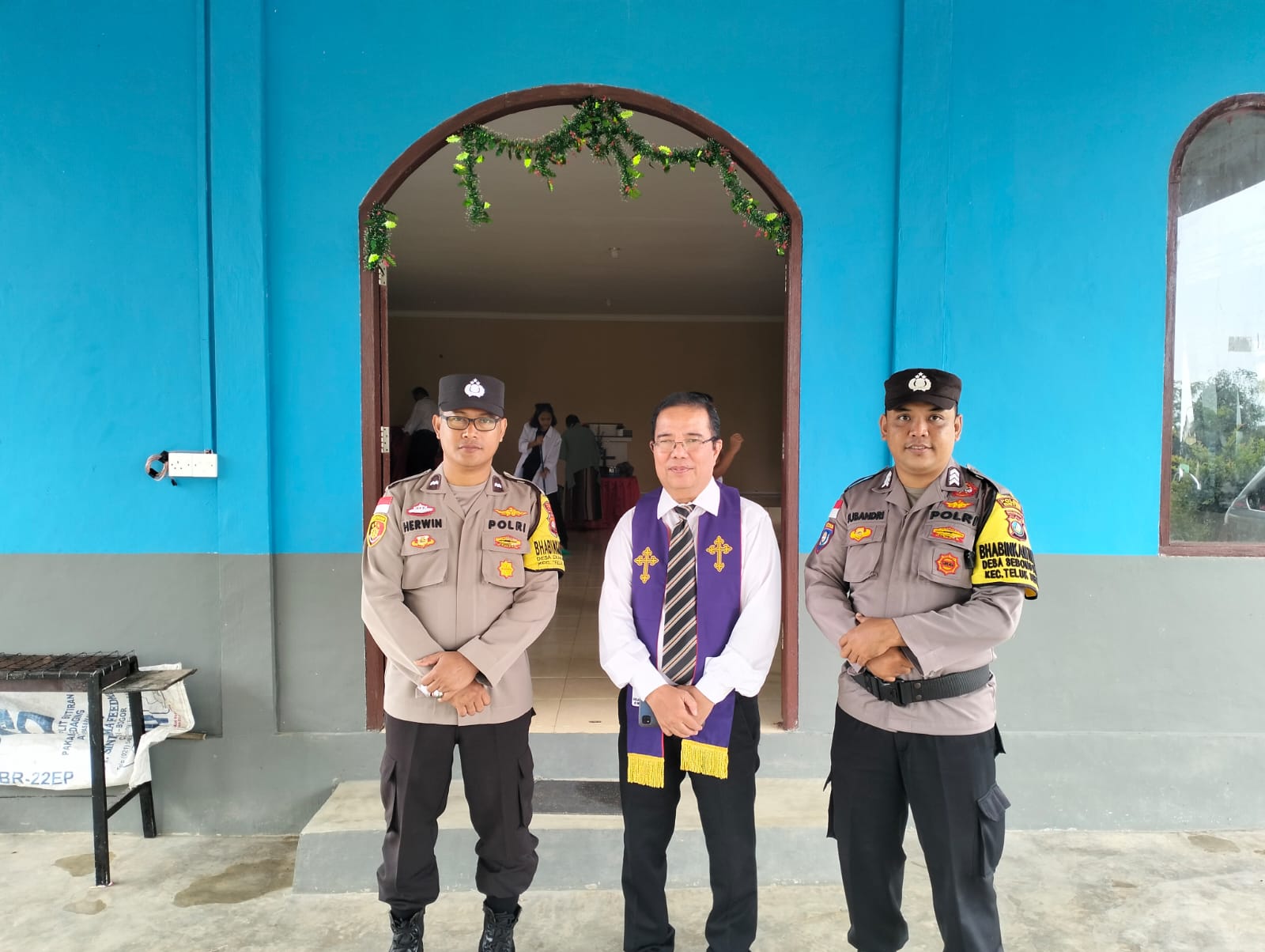 Polres Bintan Lakukan Pengamanan Di Gereja Peringati Wafat Isa Almasih Dan Paskah Umat Nasrani