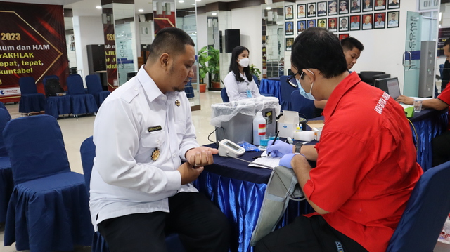 Sambut Hari Bhakti Imigrasi Ke-73, Jajaran Kantor Imigrasi Kelas I TPI Khusus Batam Gelar Donor Darah