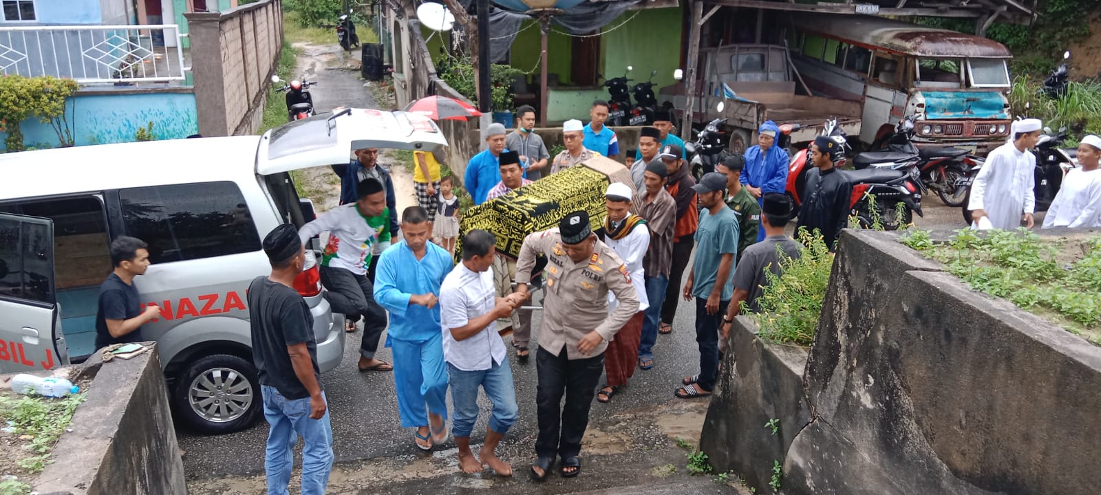 Polsek Moro Bersama Polres Karimun, Sambangi Rumah Duka