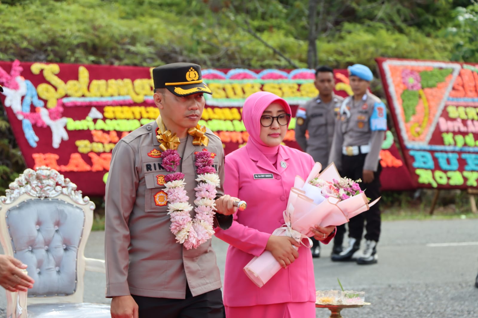 Kapolres Bintan AKBP RIKY ISWOYO, S.I.K., M.M. Disambut Dengan Tradisi Gerbang Pora Di Polres Bintan