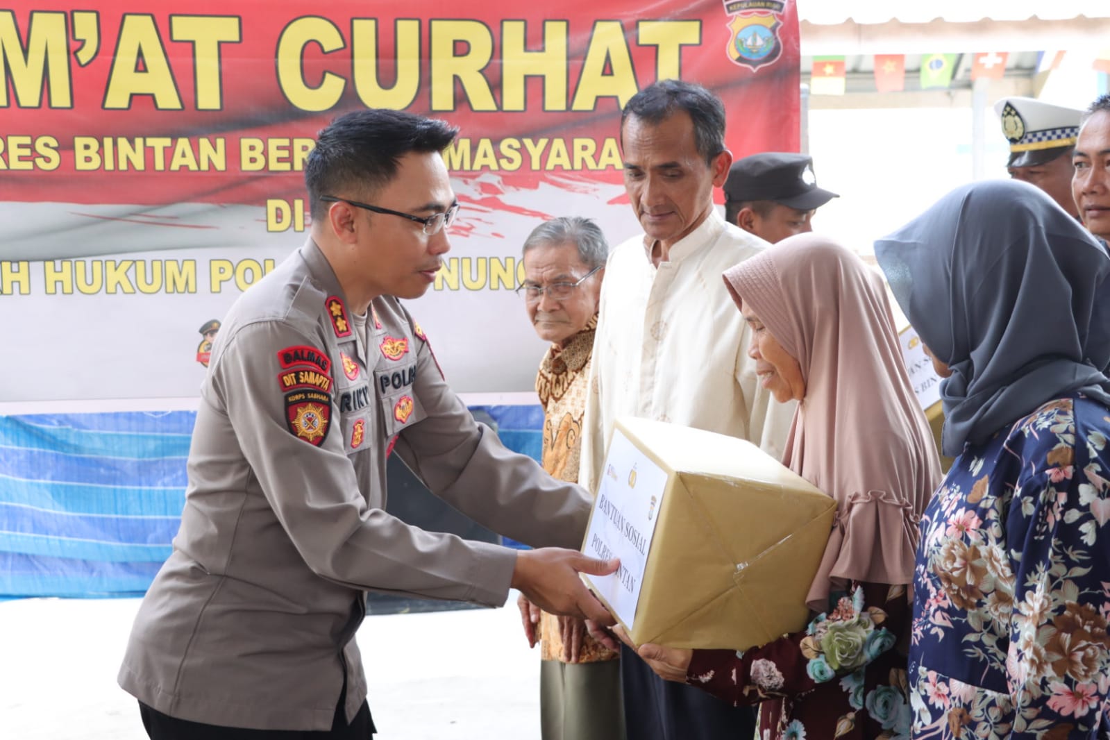 Jum'at Curhat Kapolres Bintan Dengarkan Keluhan Masyarakat Desa Toapaya