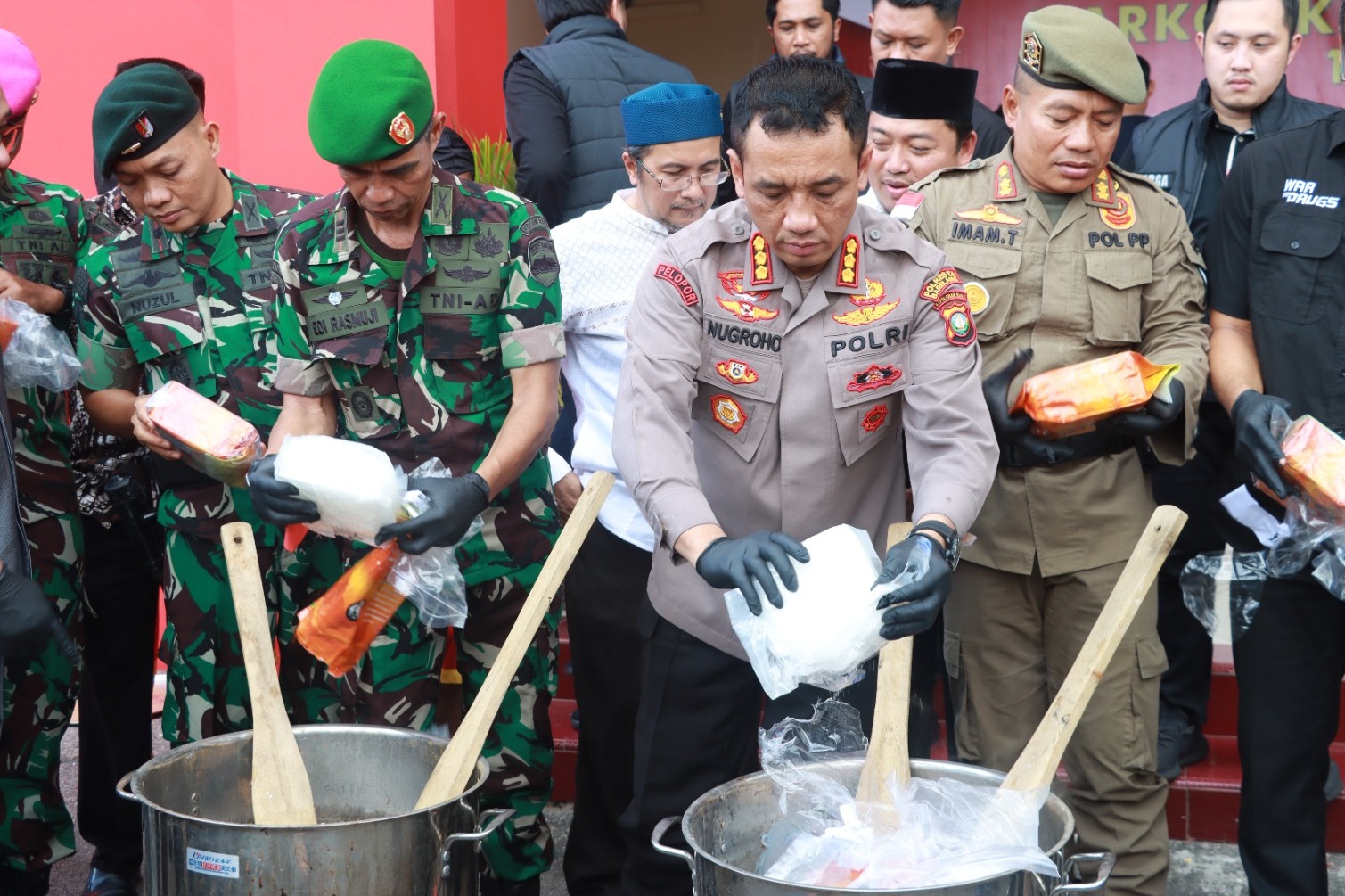 Kapolresta Barelang Bersama Instansi Terkait Musnahkan Barang Bukti Narkotika Jenis Shabu 10.049,59 Gram dan Ekstasi sebanyak 363 Butir