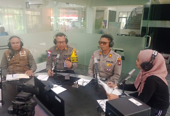 Kasat Lantas Polres Bintan Berikan Himbauan Keselamatan Berlalulintas Melalui RRI