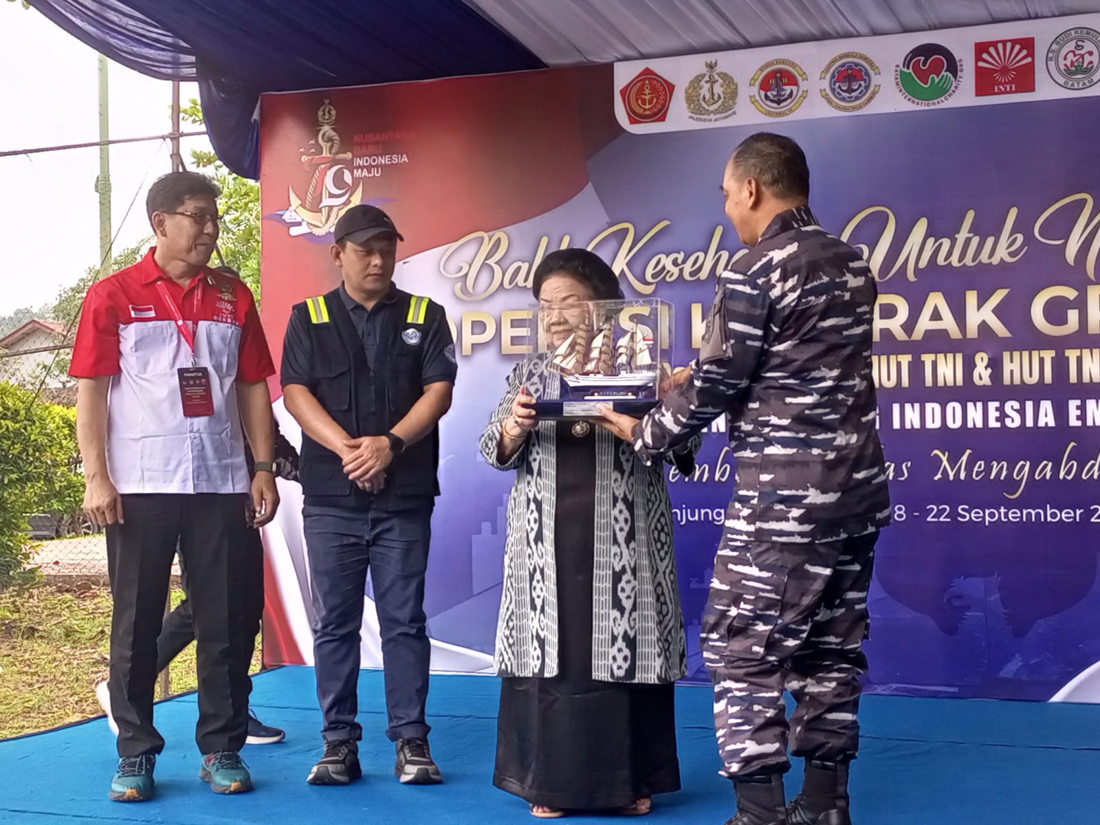 Dengan Tema " Sehat Menyongsong Indonesia Emas, Tulus Memberi, Ikhlas Mengabdi", Rumah Sakit Budi Kemuliaan Bersama Angkatan Laut Adakah Operasi katarak Gratis