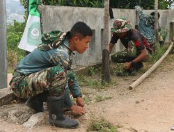 Program Unggulan Kasad Jadi Penggerak Kepedulian Sosial, Satgas TMMD 130 Bersihkan Masjid Bersama Warga