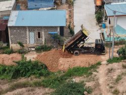 Beko Keruk dan Angkat Tanah, Lori Angkut Material untuk Percepat Pembangunan Jalan TMMD di Mangsang Maju
